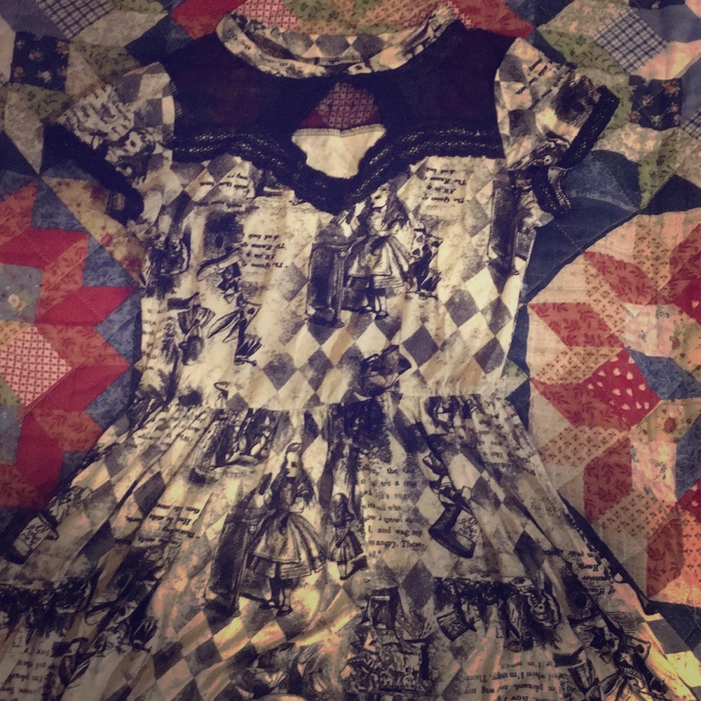 Alice in wonderland dress